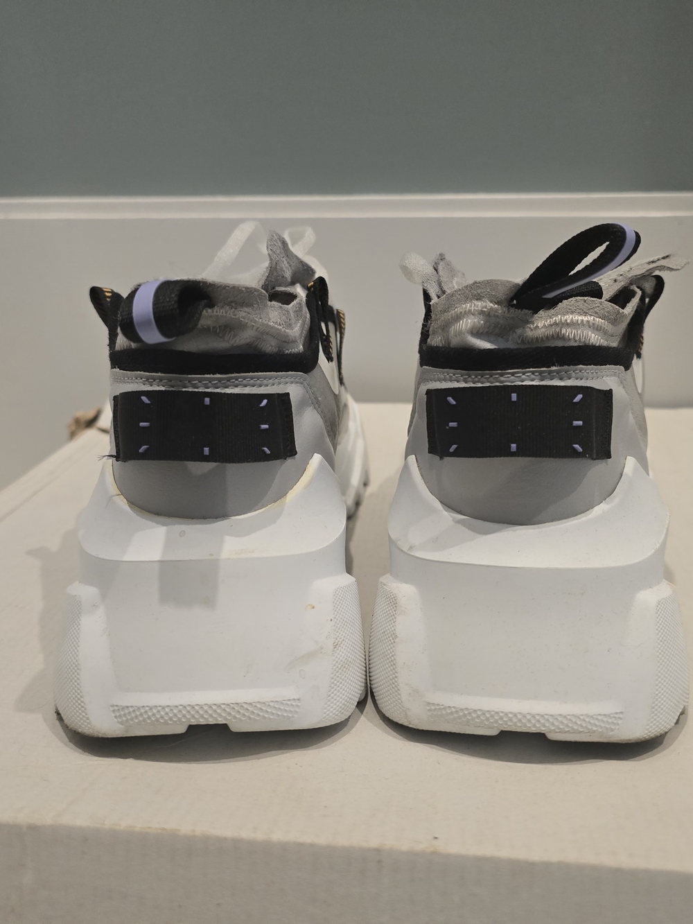 McQ by Alexander McQueen Men's White and Gray Chunky Sneakers